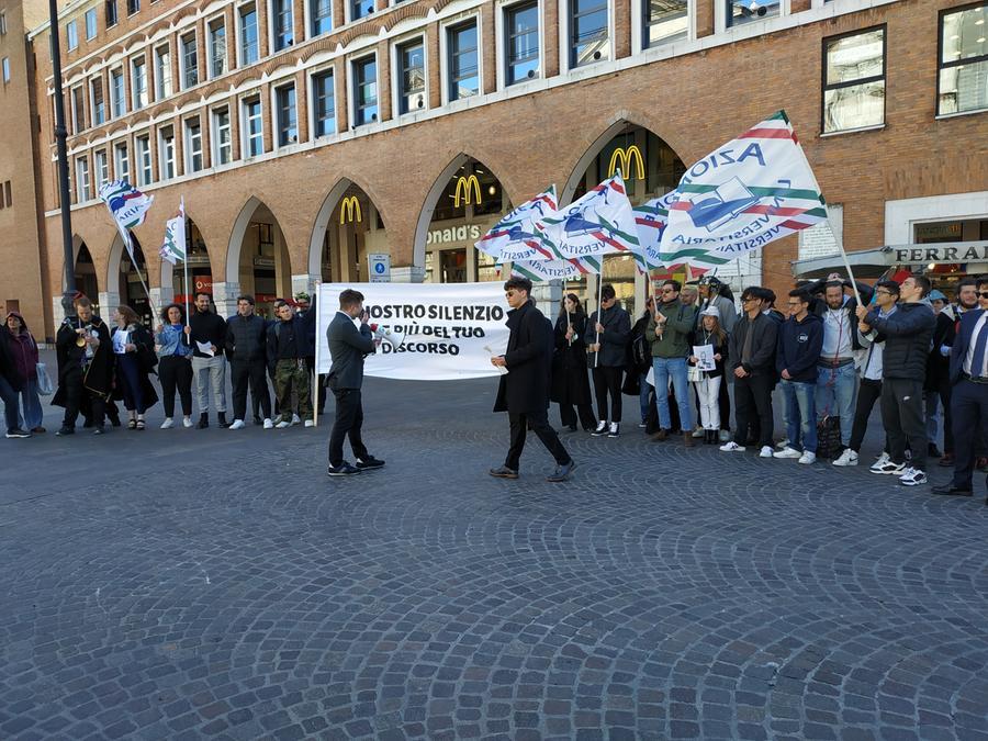 Ferrara, Azione universitaria e Afu4S contro De Fazio: «Ci ha esclusi, non rappresenta gli studenti»