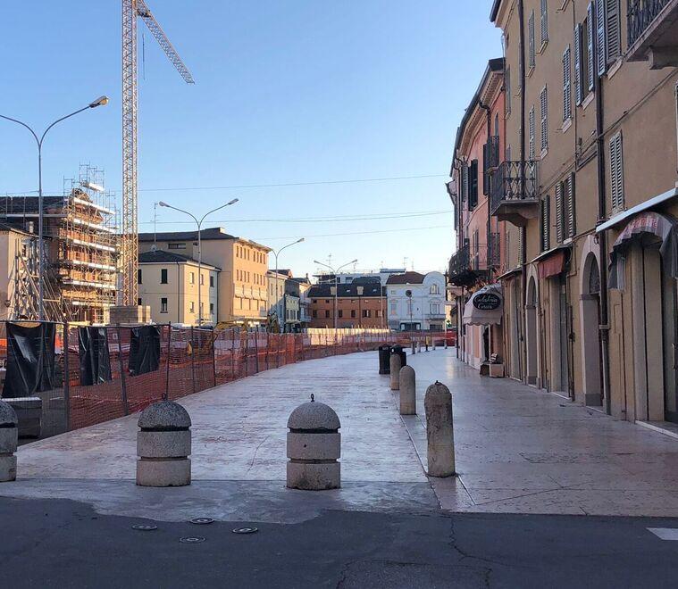 Finale Emilia Centro, è impossibile parcheggiare «Servono nuovi spazi per i clienti» 