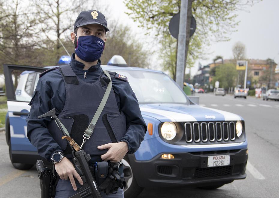 Modena. «Ha violato l’isolamento Covid ma non può essere condannato» 