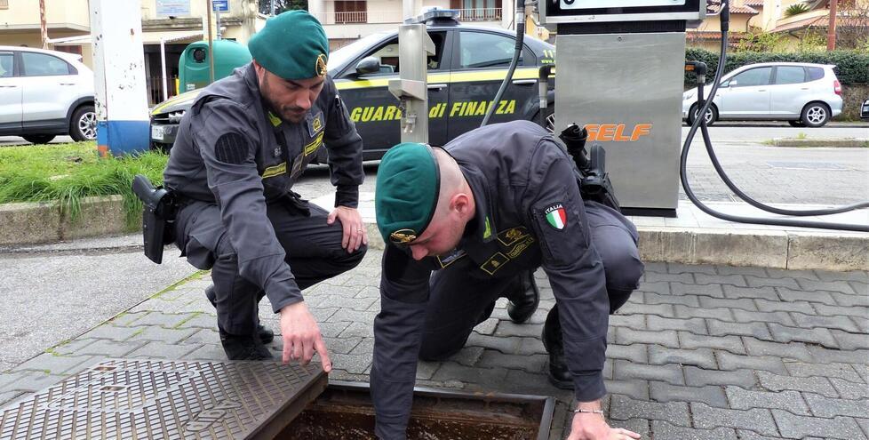 False fatture per 30 milioni: maxi-frode sui carburanti venduti senza pagare l’Iva