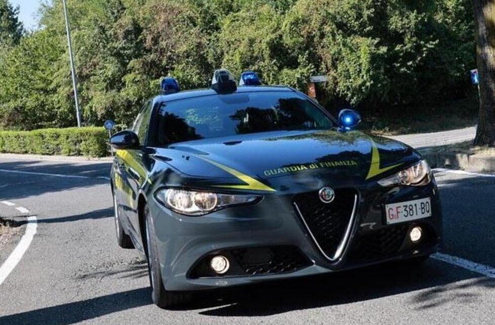 Scoperta frode dei bonus edilizi: la Finanza sequestra beni e due ville in Lunigiana da 90 milioni
