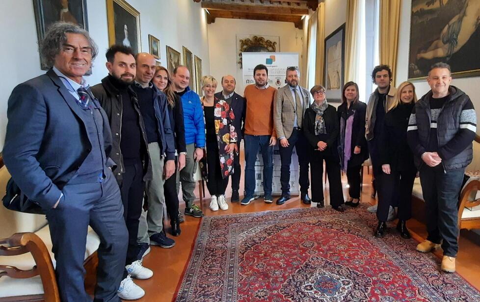In fuga da guerre e sfruttamento: sono i nuovi filatori e cenciaioli