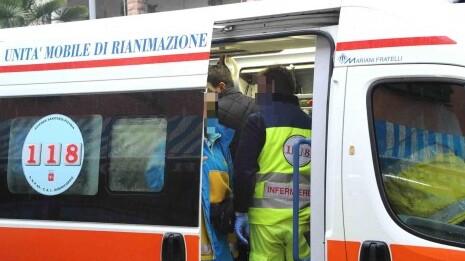 Agliana, stroncato da un malore a 44 anni mentre si trova da solo in casa