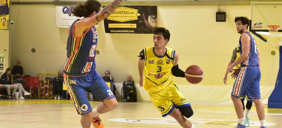 Solbat al bivio contro Pavia