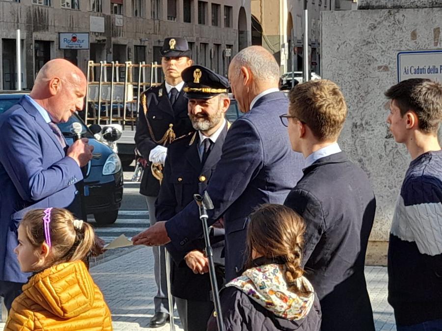 
	La consegna della pergamena a Daniele Ridente


