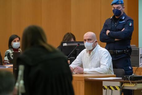 Pierluigi Barbieri interrogato dal PM Angela Scorza in Corte d'Assise a Ravenna nell'ambito del processo per l'omicidio di Ilenia Fabbri, la 46enne sgozzata il 6 febbraio nel suo appartamento di Faenza, Ravenna, 19 gennaio 2022.
ANSA/ FABRIZIO ZANI