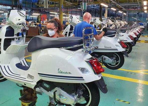 Piaggio, proposta d’integrativo: 1.200 euro in più in busta paga