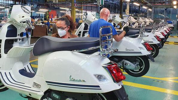 Piaggio, proposta d’integrativo: 1.200 euro in più in busta paga
