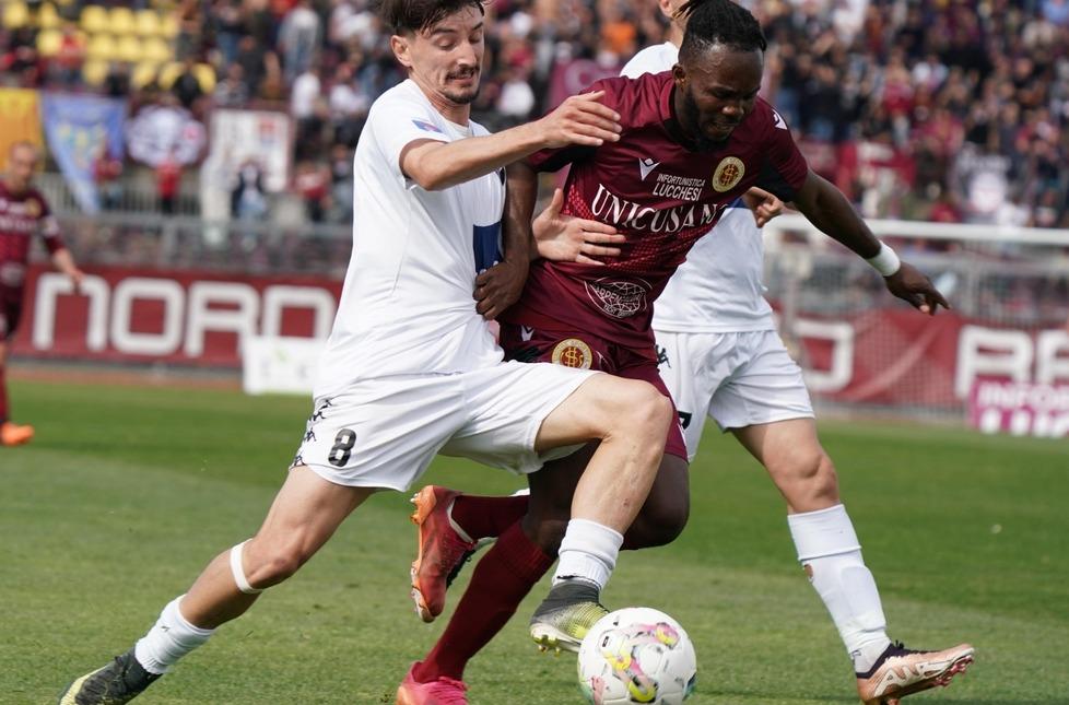 Intanto il Livorno punta almeno ai playoff. Oggi col Tau (ore 15) per abbattere un tabù 