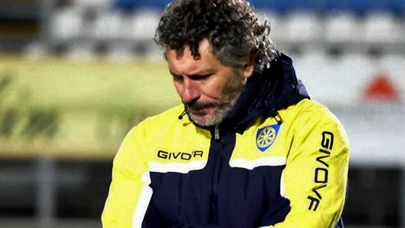 Carrarese in campo a Sassari per continuare la caccia al 4º posto 