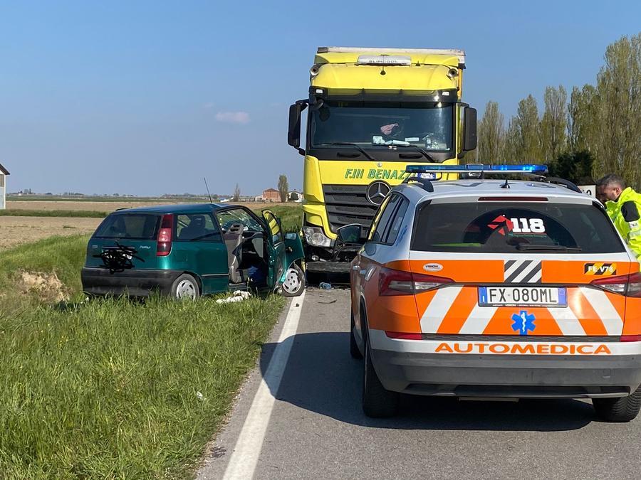 Schianto sulla Gran Linea: feriti padre e figlio, l’uomo in condizioni disperate