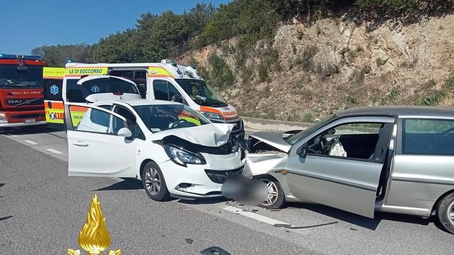 Incidente stradale con 6 feriti tra Olbia e Arzachena: i 2 più gravi a Sassari in ospedale con l’elicottero
