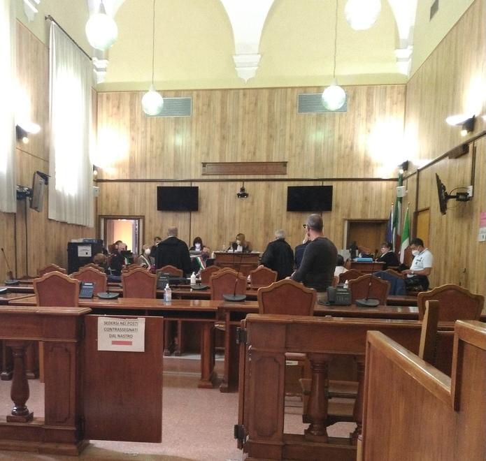 Ferrara, «Bruciature e botte? No, erano falsità»