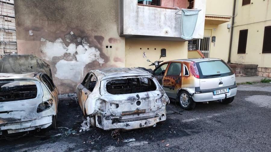 Tre auto bruciate a Porto Torres