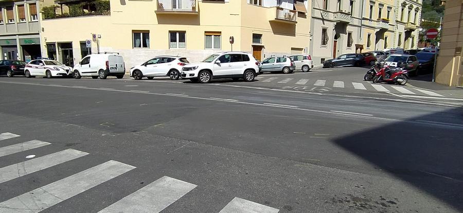 Incidente a Campo di Marte, il Suv si ribalta e il conducente muore