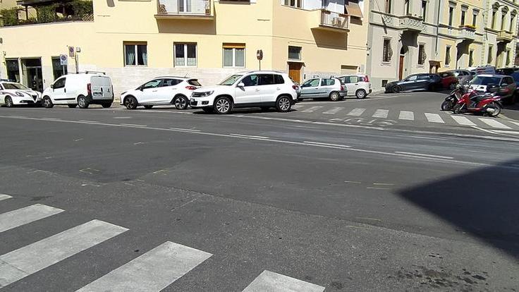 Incidente a Campo di Marte, il Suv si ribalta e il conducente muore