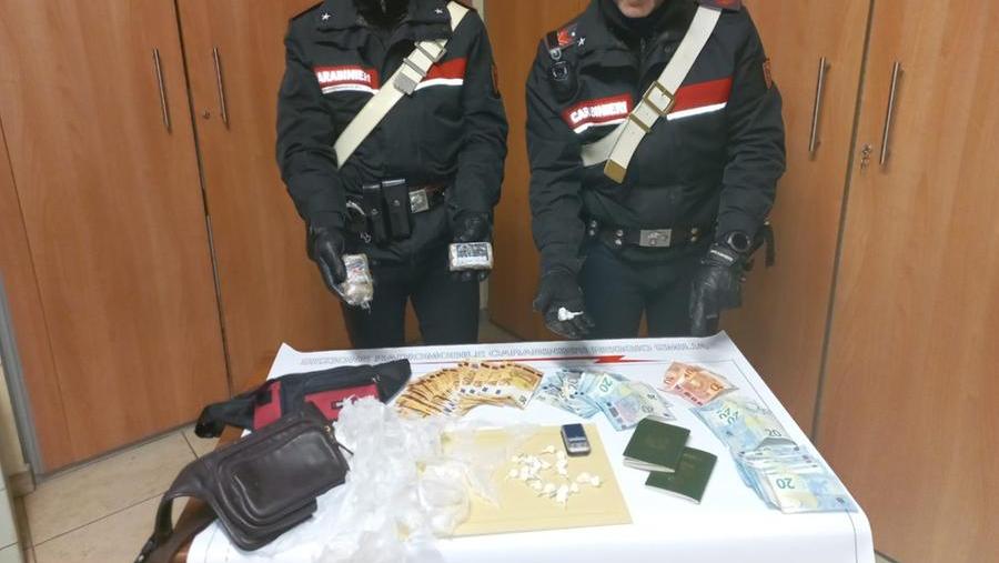 Trovato con cocaina e soldi in via Turri, arrestato un 26enne
