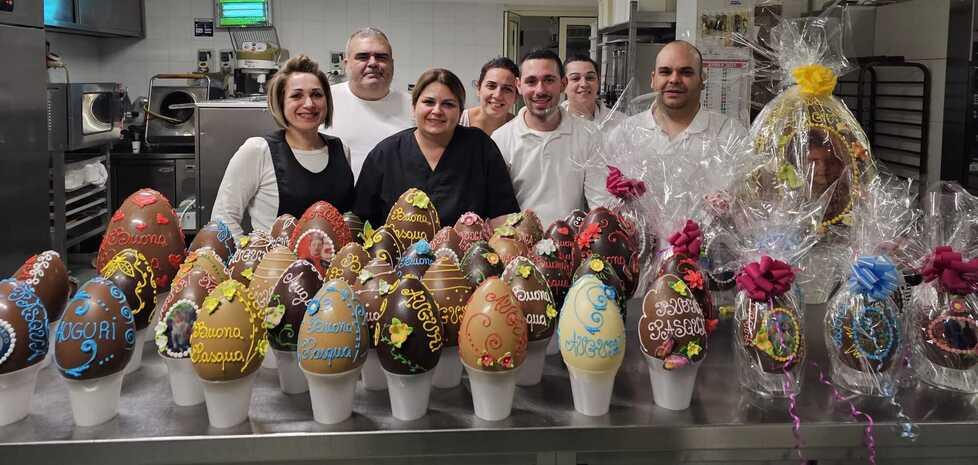 Arte e bontà delle uova di Pasqua che nascono sulle rive del Temo