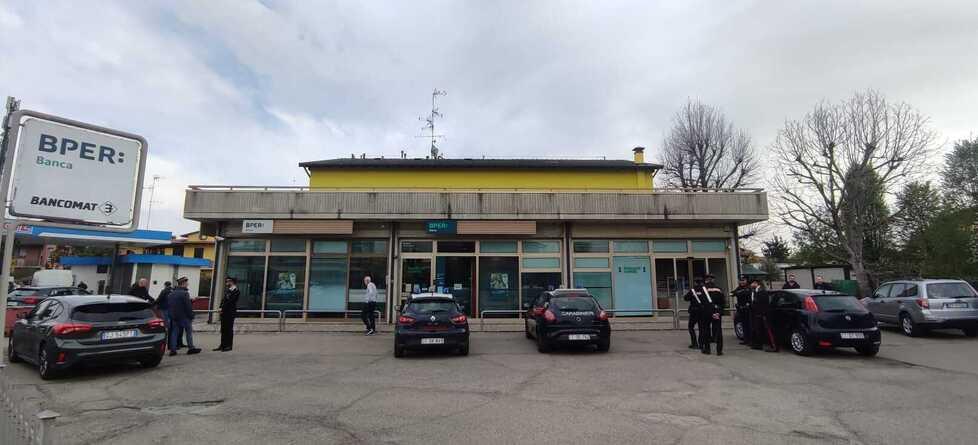 Bomporto, rapina alla Bper: 50mila euro