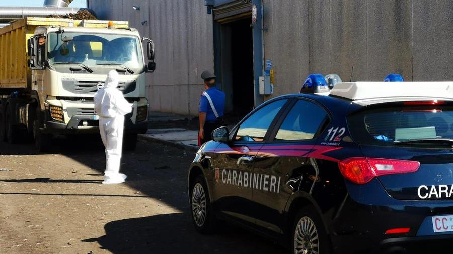 Perse la vita cadendo nel tritarifiuti, indagati sei dirigenti di Villaservice