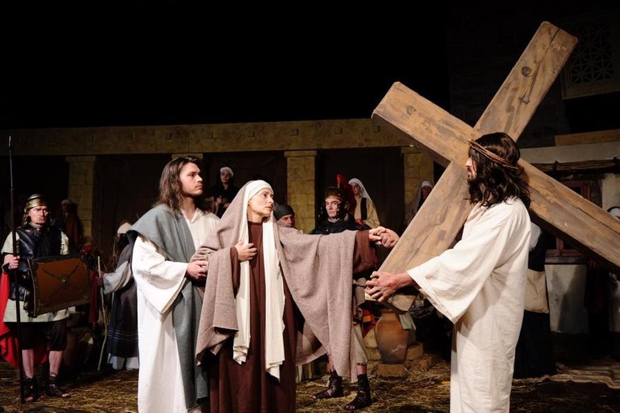 Via Crucis eroica a Frassinoro: la passione dei figuranti al gelo