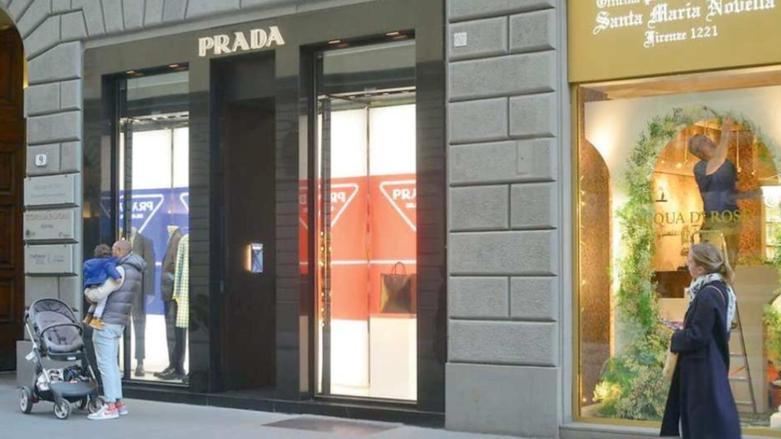 Pasqua a Firenze, saracinesche su: per la prima volta aperti i negozi del lusso. Il caso H&M