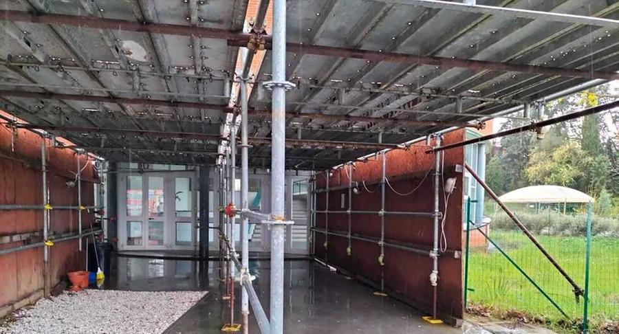 
	La situazione del Cattaneo a San Miniato: la gabbia all'ingresso della scuola per salvaguardare l'incolumit&agrave; degli studenti&nbsp;

