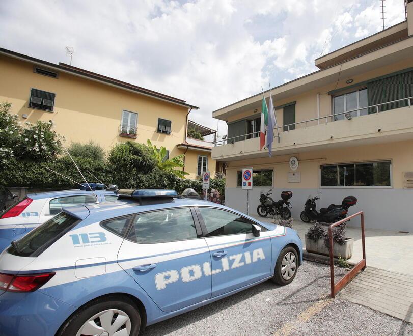 La sede del commissariato di Pescia