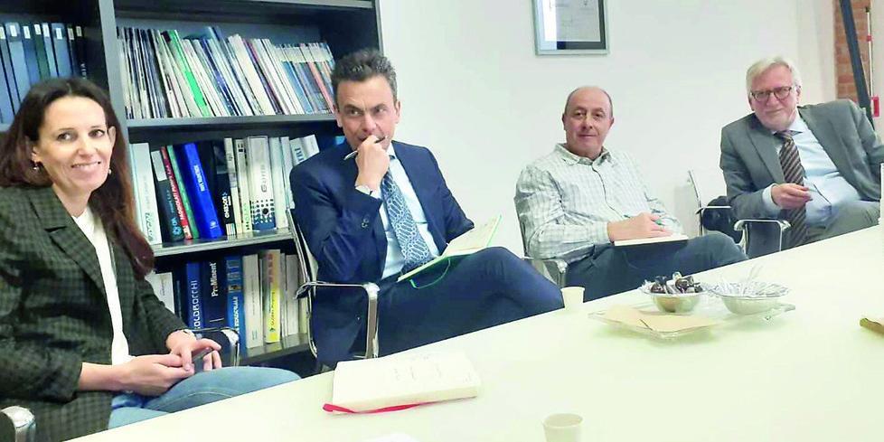 L’incontro al Cptm con Unipi: da sinistra Chiara Galletti, delegata alle relazioni industriali; il prorettore  vicario Giuseppe Iannaccone; Corrado Priami, delegato alla ricerca; il professor Leonardo Tognotti
