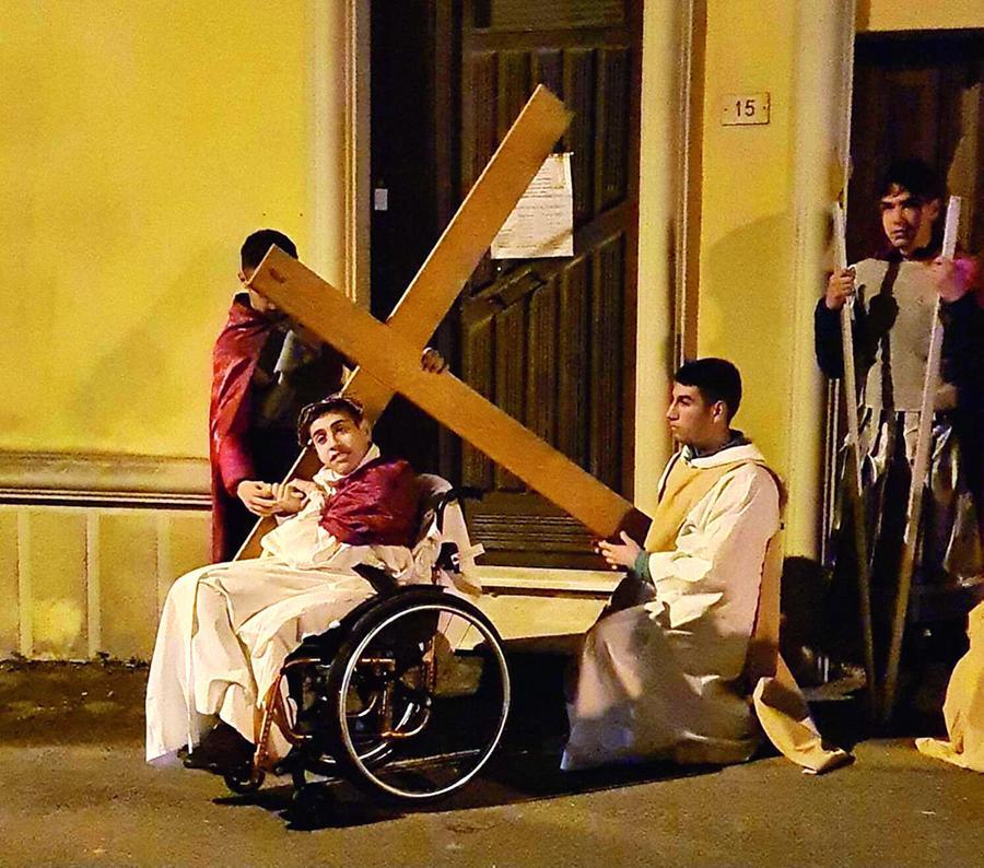 
	Pietro Paolo durante la Via Crucis


