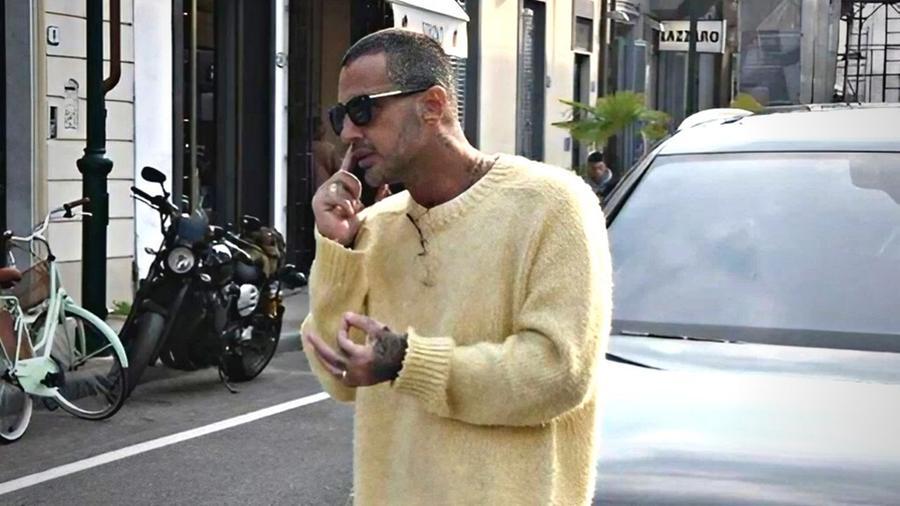 Pasqua versiliese per Fabrizio Corona paparazzato al Forte