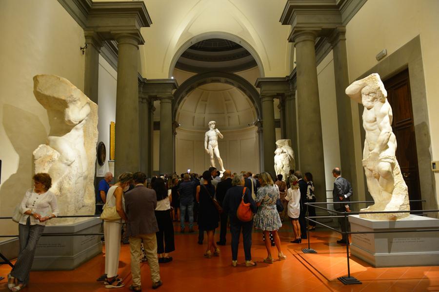 Firenze, la Galleria dell’Accademia  riapre la sua pagina Facebook dopo l’attacco hacker