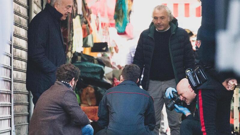 I carabinieri sul posto insieme al prefetto Paolo D’Attilio