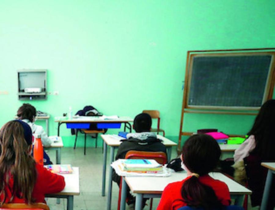 Il direttore scolastico regionale: «La maestra non è stata sospesa solo per un’Ave Maria»