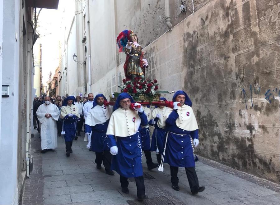 
	La statua di Sant'Efisio della processione nel Luned&igrave; dell'Angelo non &egrave; la stessa&nbsp;del primo maggio bens&igrave; l'opera dello scultore Giuseppe Antonio Lonis <em>(foto Mario Rosas)</em>

