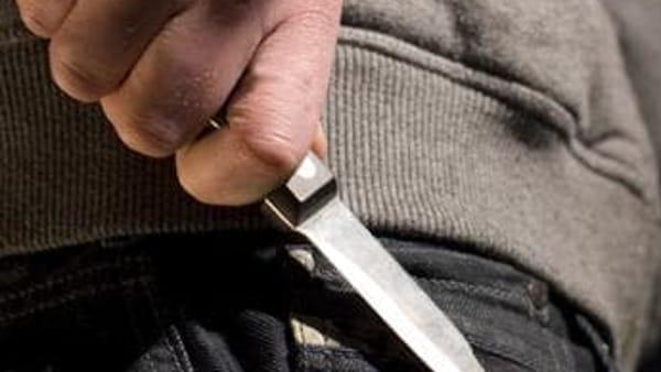 Accoltellato per il monopattino, ferito un 17enne