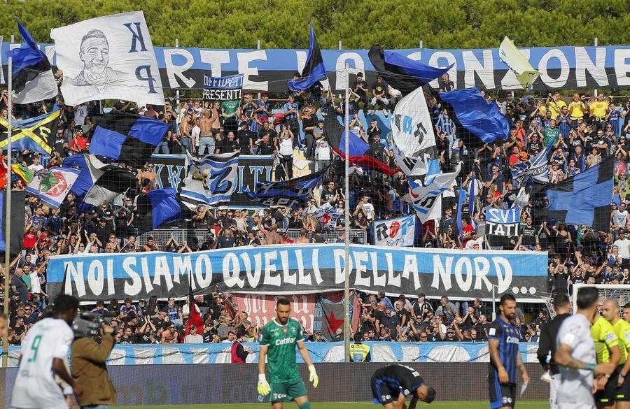 
	La curva nord &egrave; pronta a trascinare il Pisa nel match col Cagliari (Foto Fabio Muzzi)

