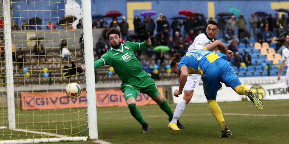Carrarese, stop per Schiavi ed Energe. Salteranno il derby con la Lucchese 