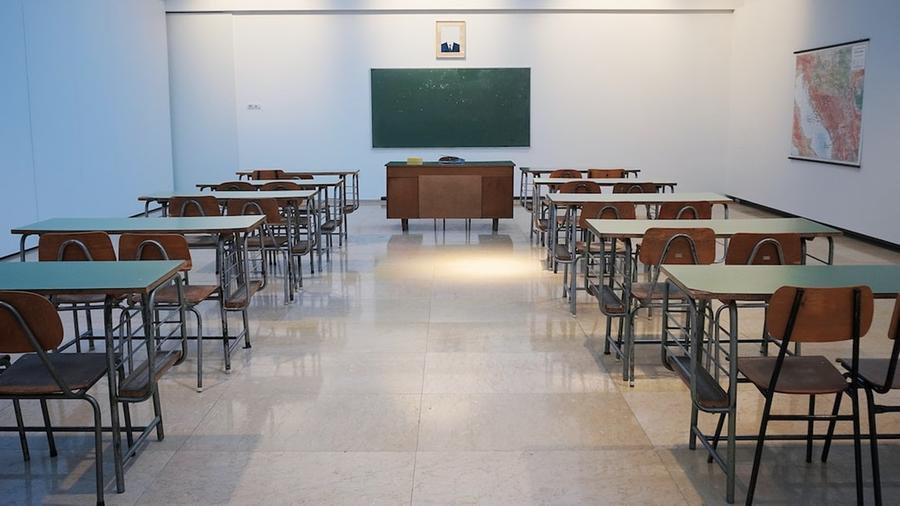 Uguali docenti di ruolo e supplenti: a tutti 500 euro per l’aggiornamento. La causa vinta da 4 docenti toscani