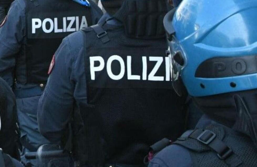 Pisa-Cagliari, evitati scontri tra tifosi prima della partita: tre agenti feriti