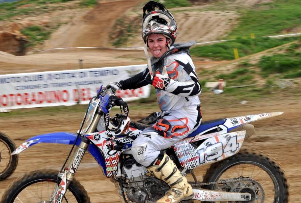 La favola di  Alice pilota sarda nel paese delle motomeraviglie