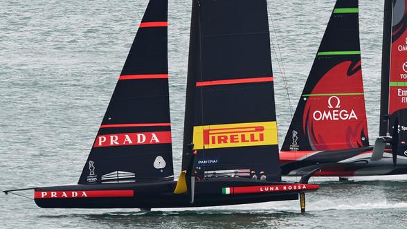 Team Prada rassicura: «Luna Rossa non si muove dalla Sardegna»