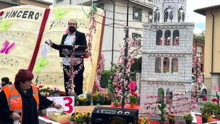 Vignola Festa della Fioritura, gran finale Ventimila spettatori per i carri