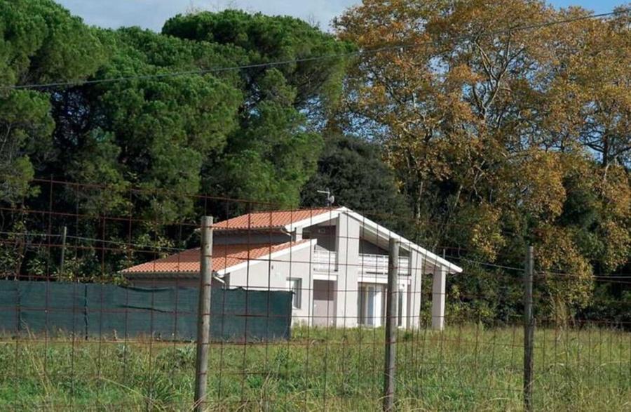 Casa troppo vicina alla villa: anche per il Tar va demolita. Il caso in Valdera. I proprietari: «Non ci arrendiamo»