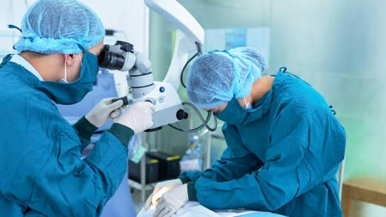 Paziente perde la vista da un occhio dopo l’operazione: assolto il suo oculista dalla Corte dei Conti