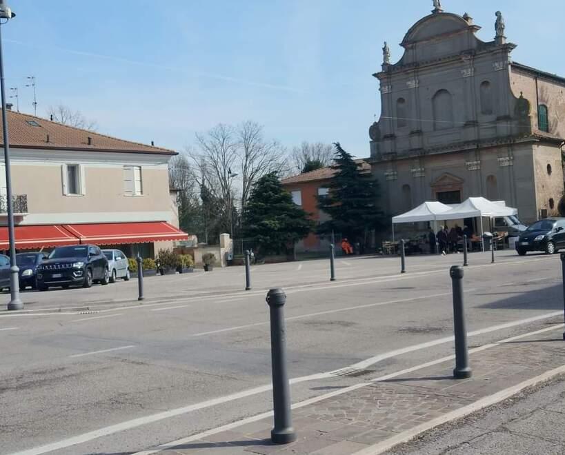 Mercato a Ro Ferrarese, si infiamma il dibattito. Gli ambulanti dividono il paese 