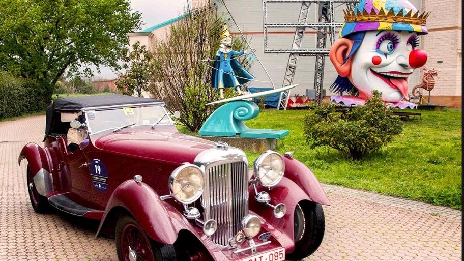 Forte dei Marmi, arrivano i super vip a bordo delle auto d’epoca
