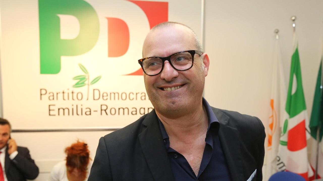 Bonaccini contro tutti su Twitter