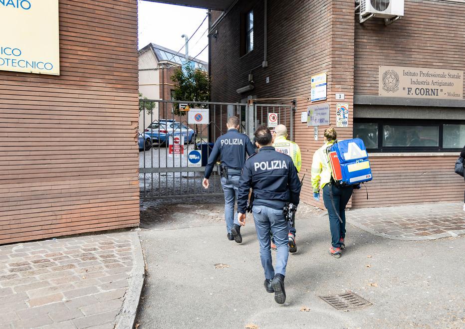 Modena La festa della polizia arriva al Corni E gli agenti diventano professori 