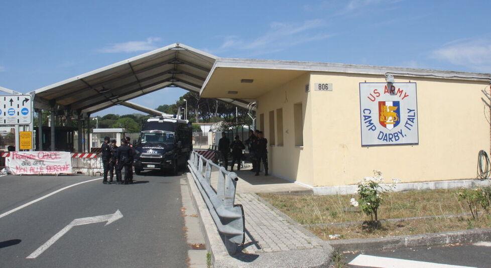 Chiedeva favori personali ai sottoposti: ex colonnello di Camp Darby a processo per peculato